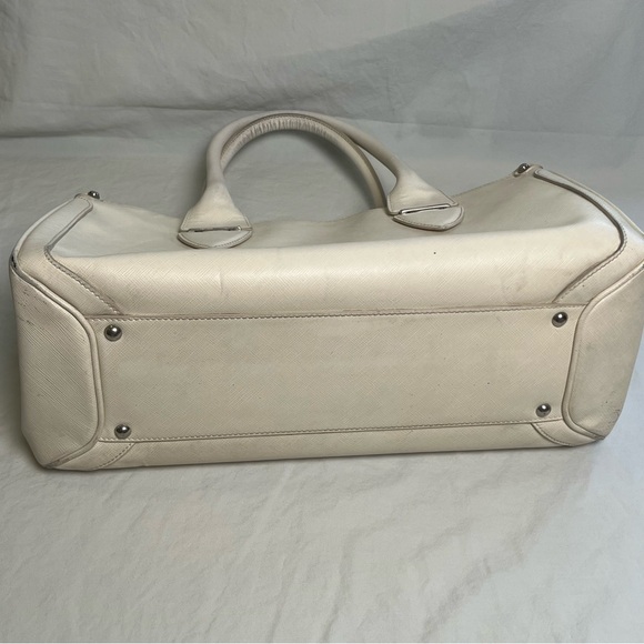 Salvatore Ferragamo Purse - Picture 10 of 14